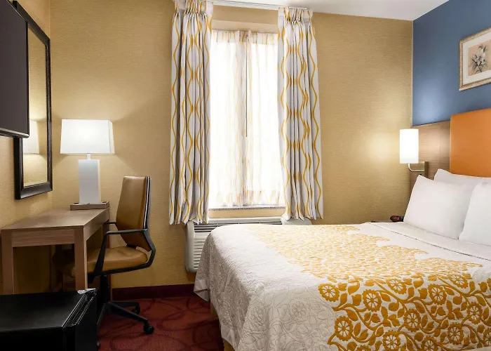 Days Inn By Wyndham Long Island City
