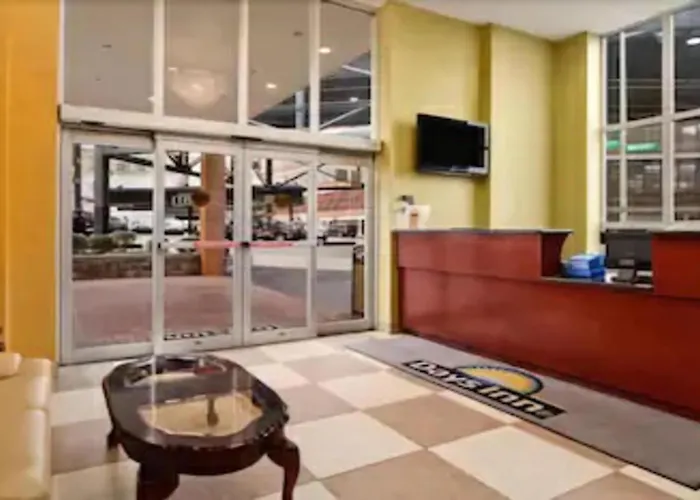 Days Inn By Wyndham Long Island City